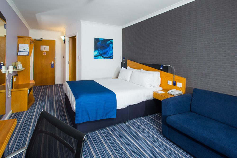 Holiday Inn Express Manchester East, An Ihg Hotel Bagian luar foto