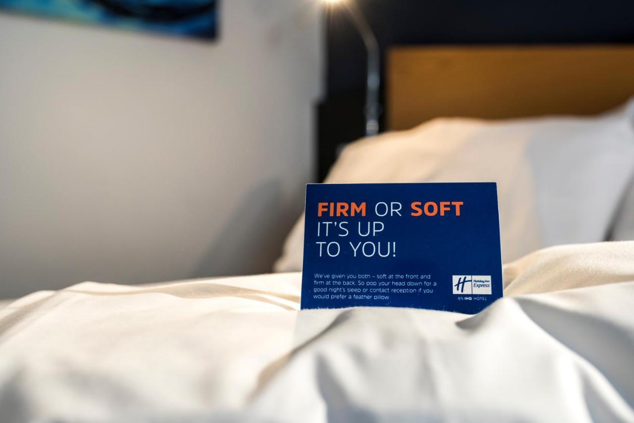 Holiday Inn Express Manchester East By Ihg Bagian luar foto