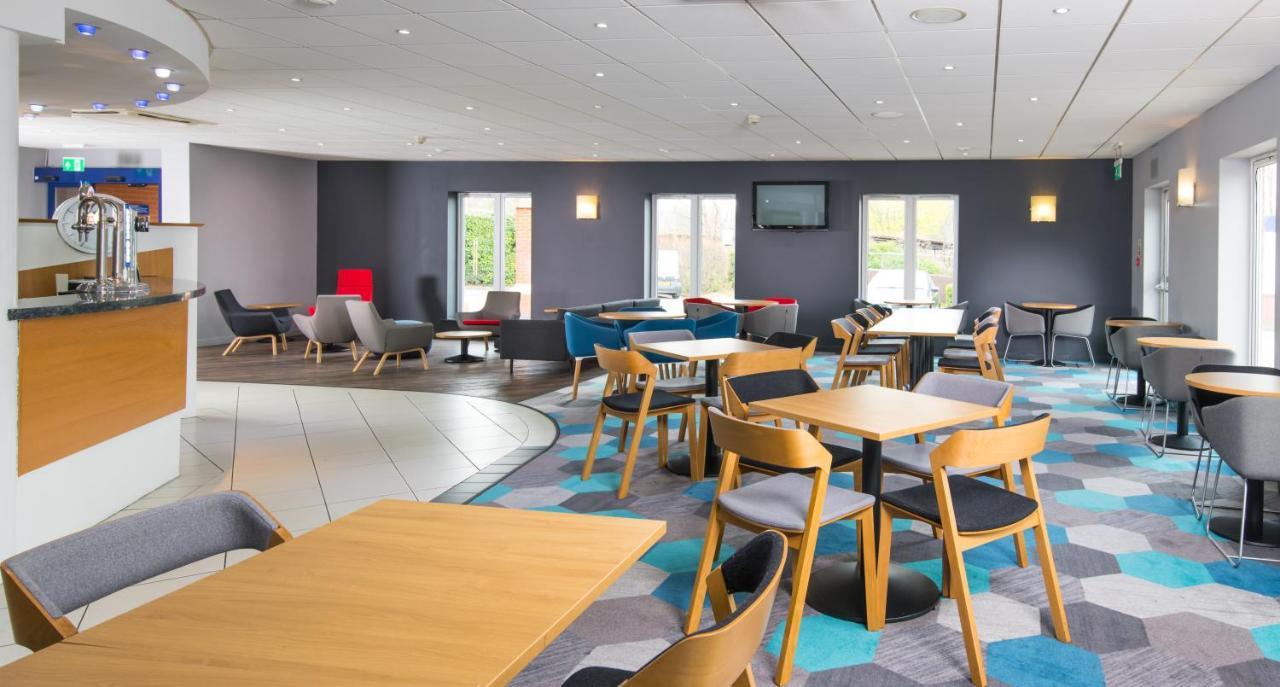 Holiday Inn Express Manchester East By Ihg Bagian luar foto