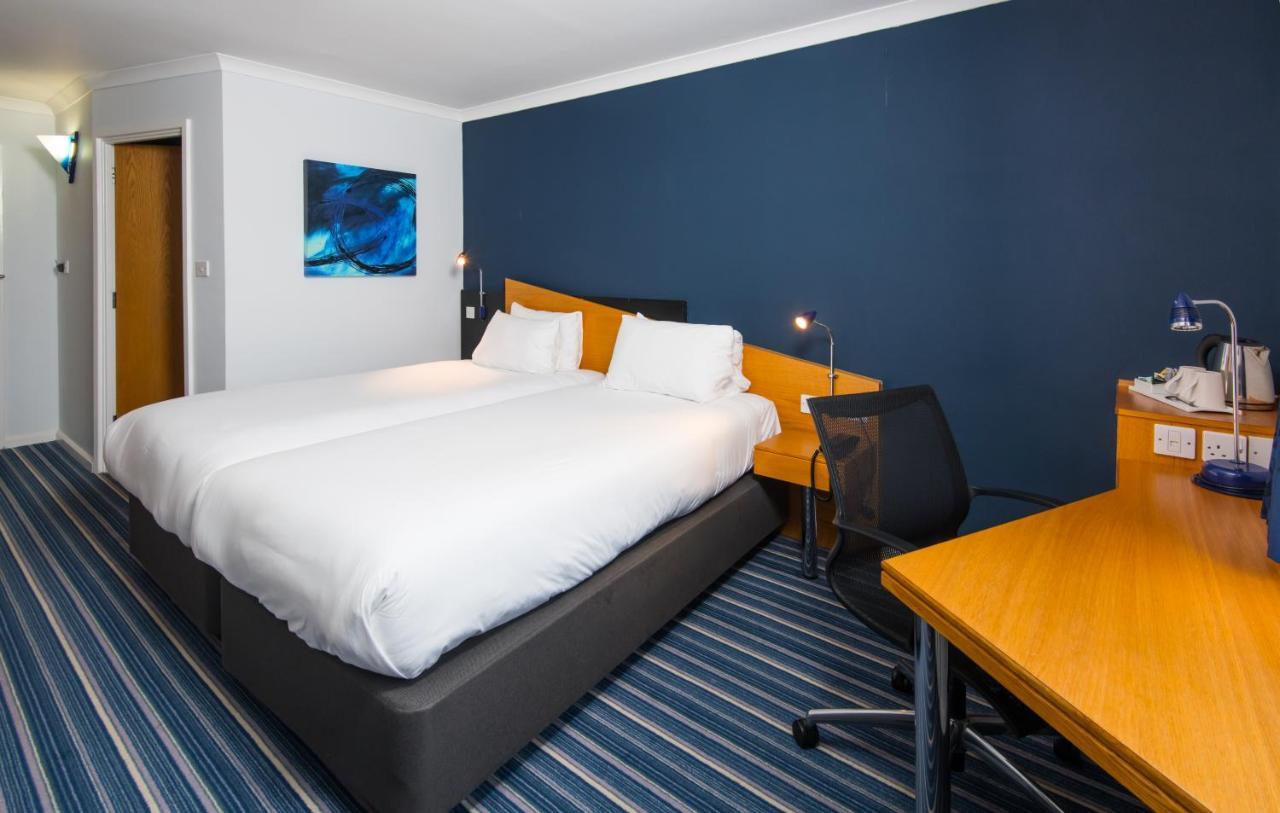 Holiday Inn Express Manchester East, An Ihg Hotel Bagian luar foto