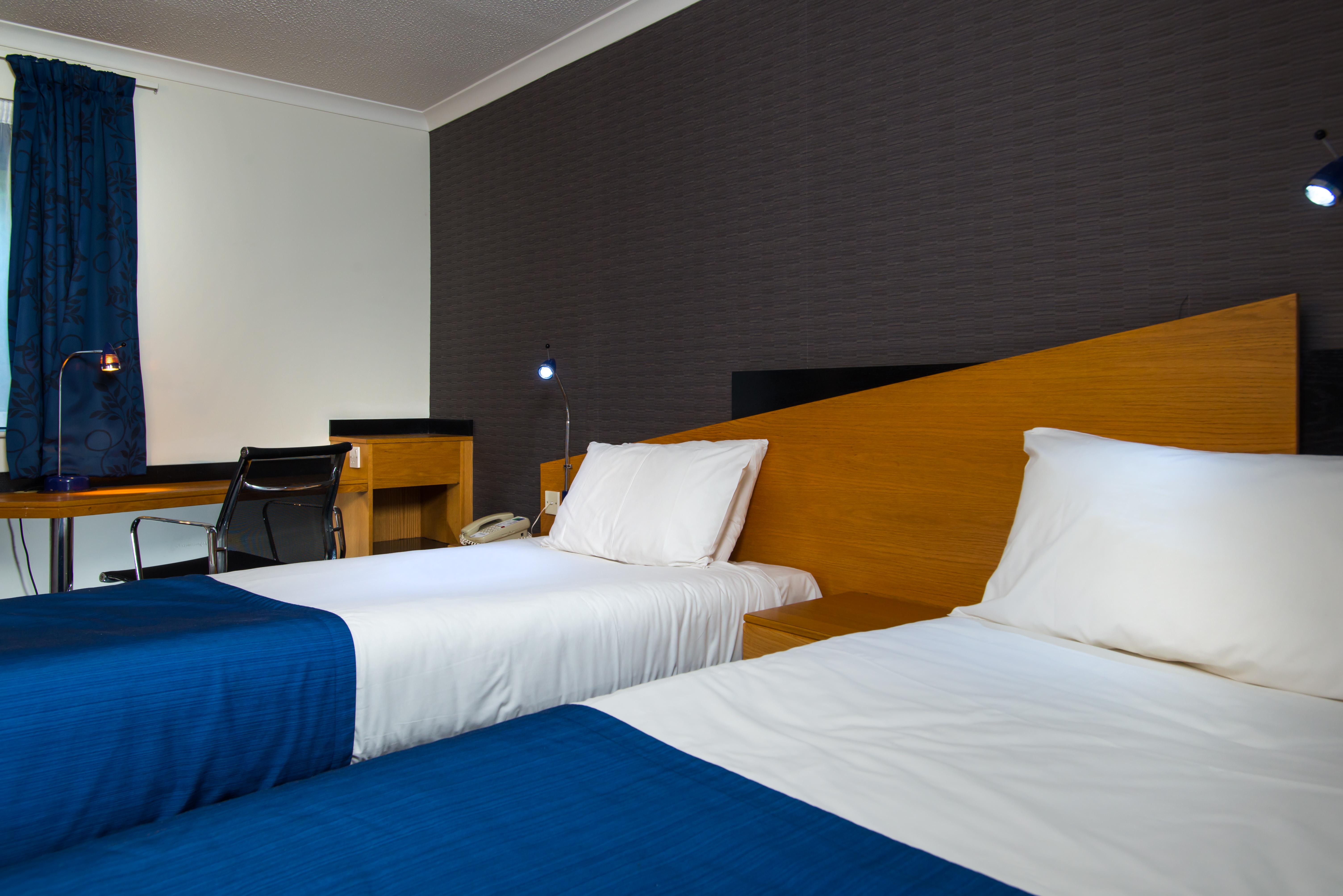 Holiday Inn Express Manchester East, An Ihg Hotel Bagian luar foto