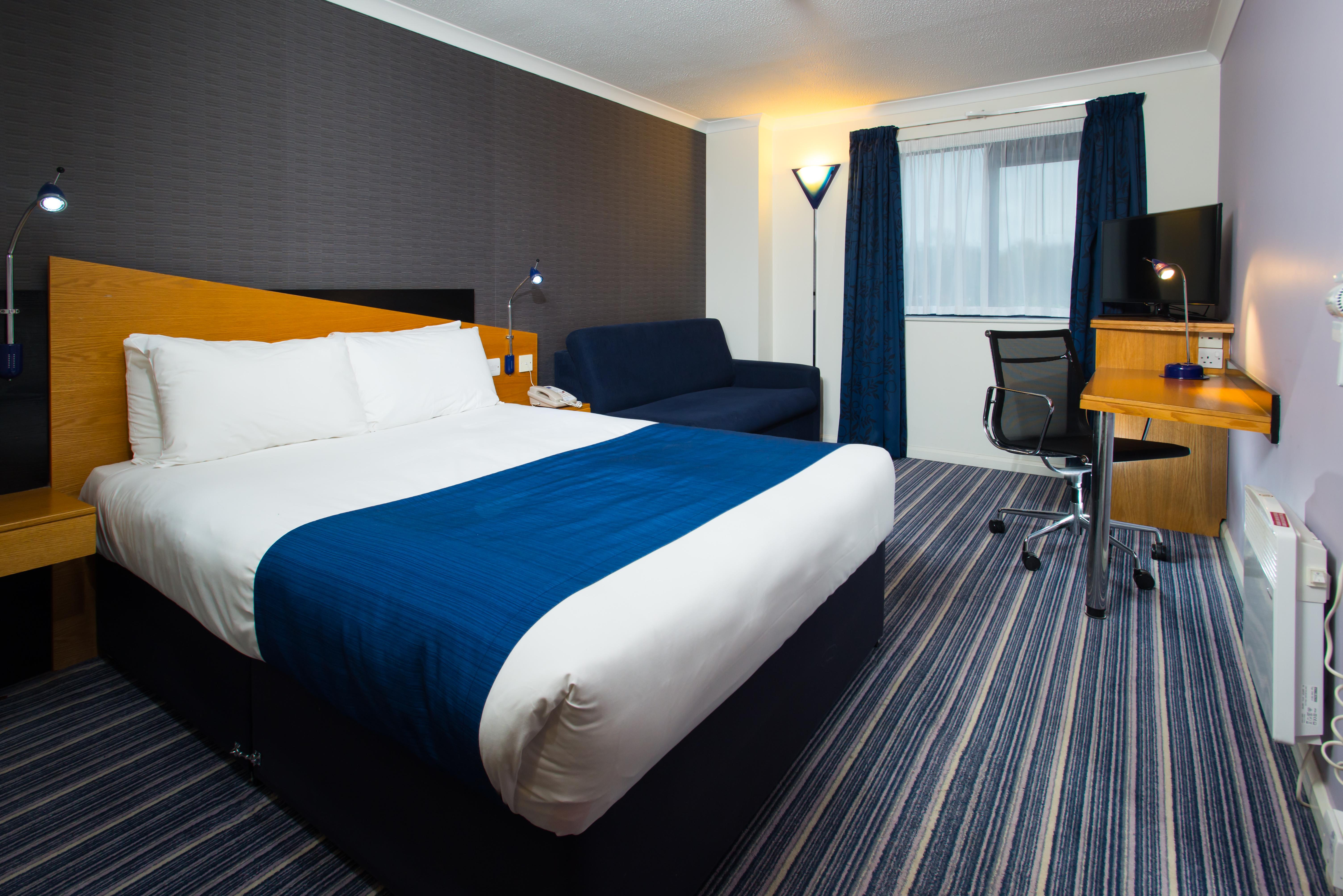 Holiday Inn Express Manchester East, An Ihg Hotel Bagian luar foto