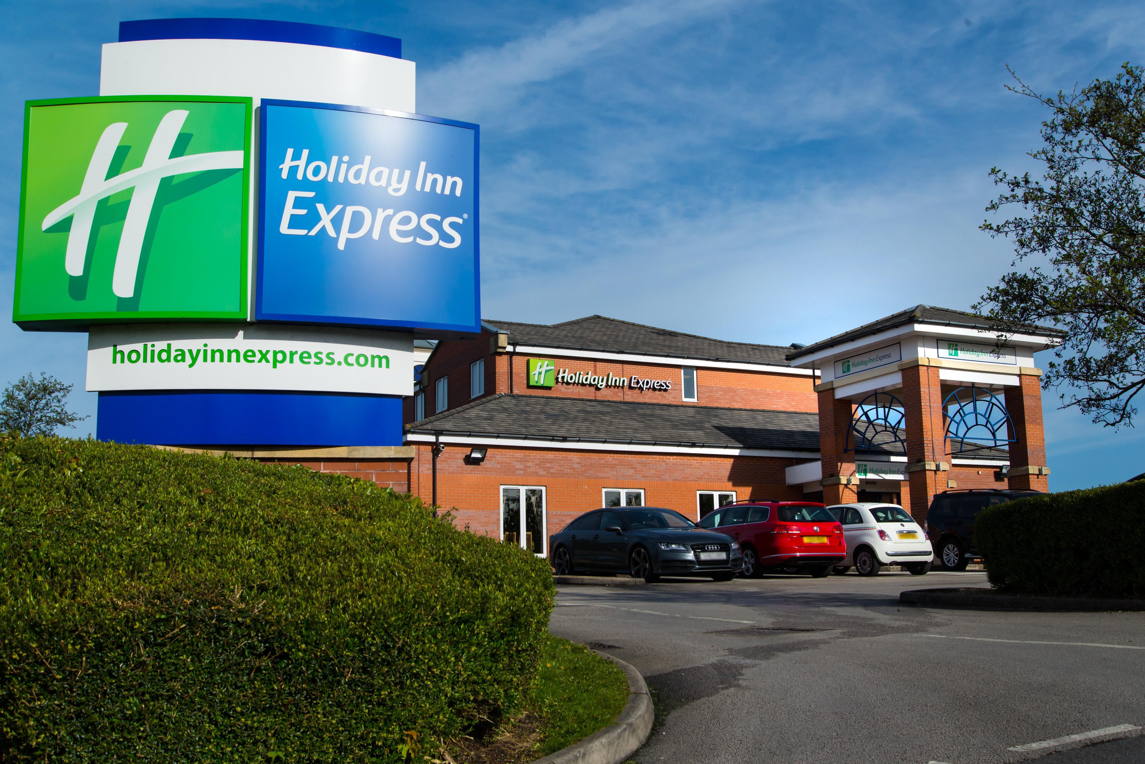 Holiday Inn Express Manchester East, An Ihg Hotel Bagian luar foto