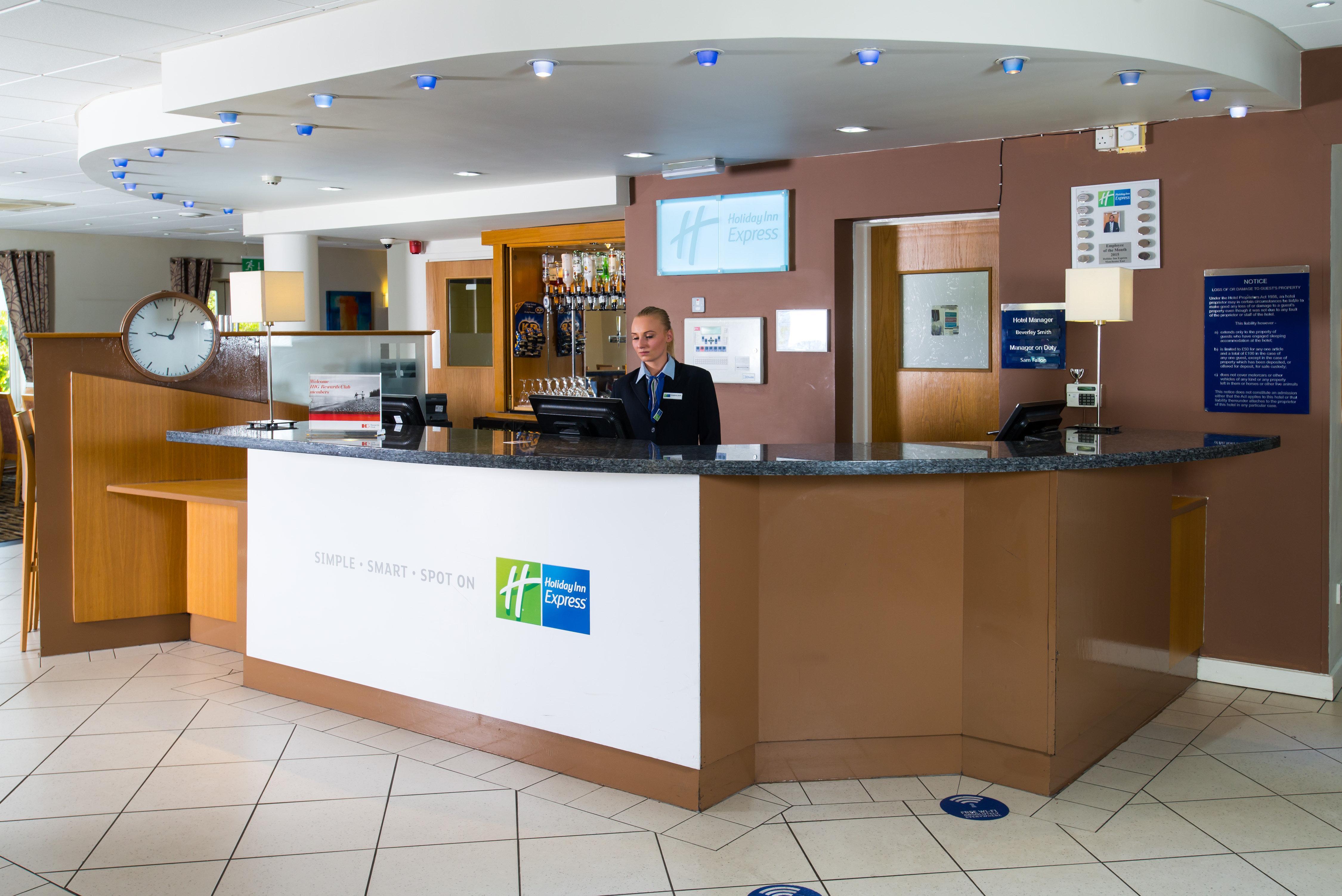 Holiday Inn Express Manchester East, An Ihg Hotel Bagian luar foto