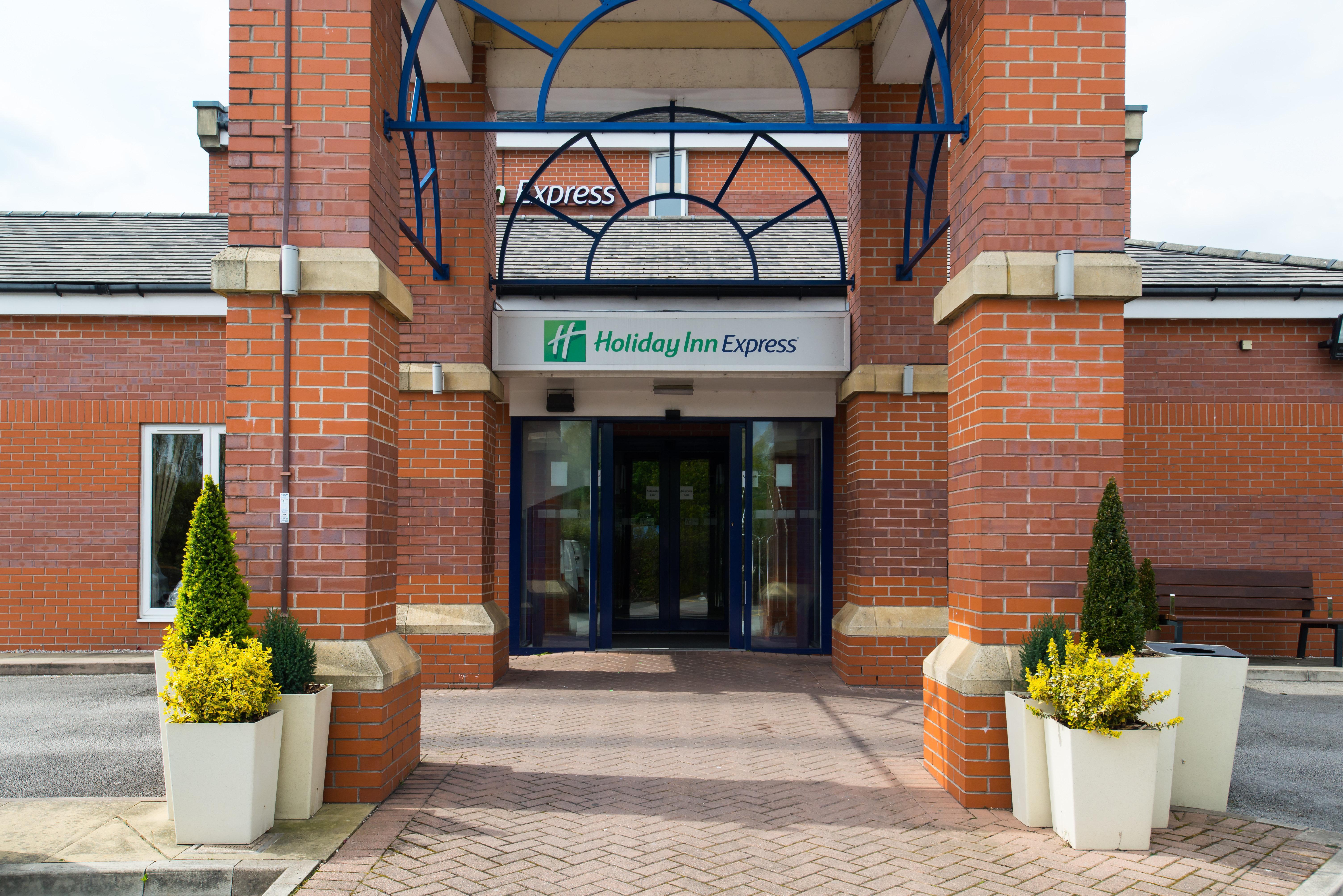 Holiday Inn Express Manchester East, An Ihg Hotel Bagian luar foto