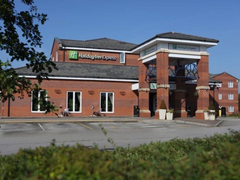 Holiday Inn Express Manchester East, An Ihg Hotel Bagian luar foto