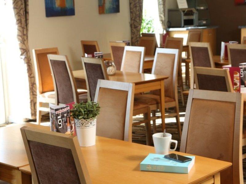 Holiday Inn Express Manchester East By Ihg Bagian luar foto
