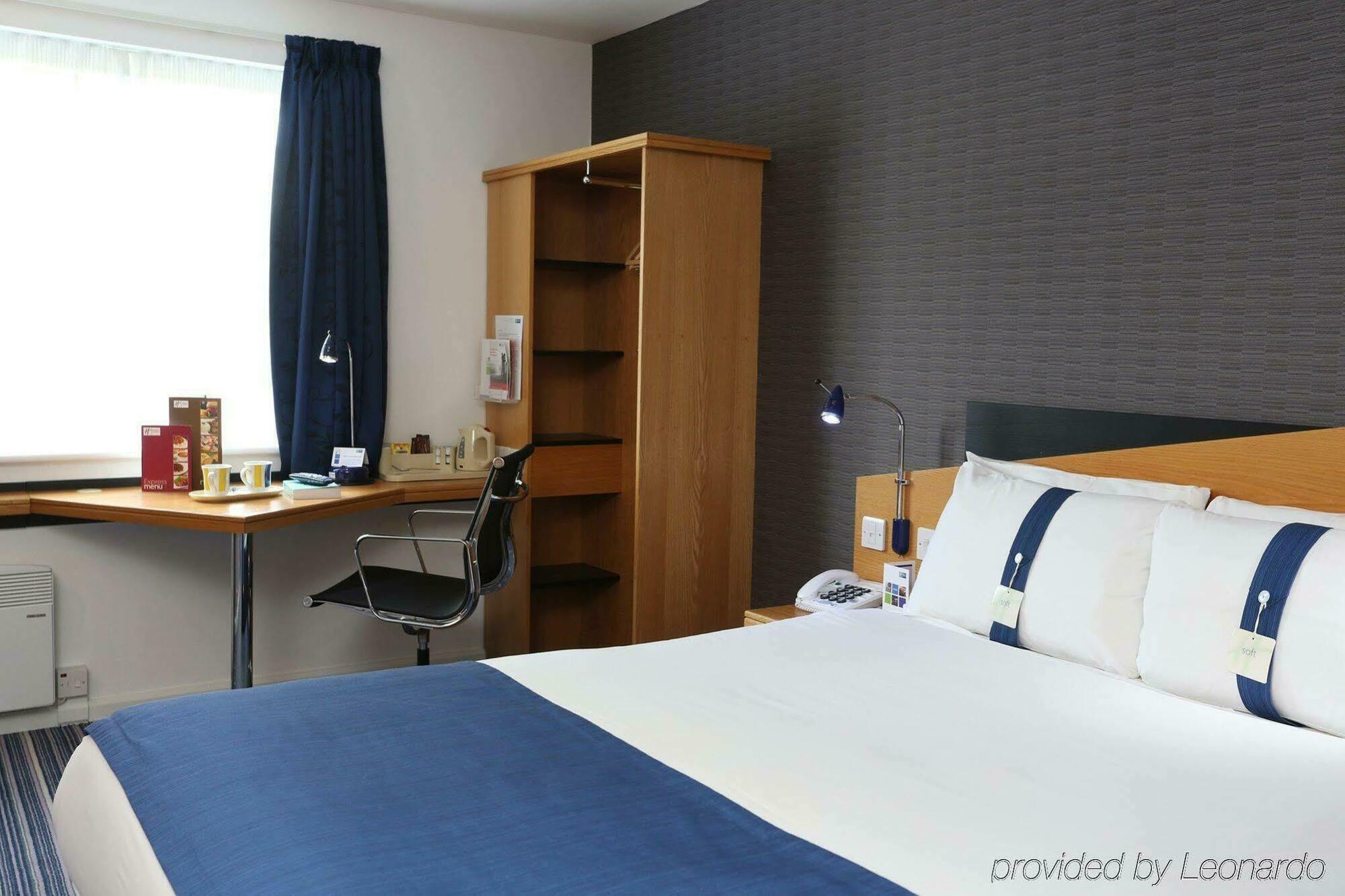 Holiday Inn Express Manchester East, An Ihg Hotel Bagian luar foto