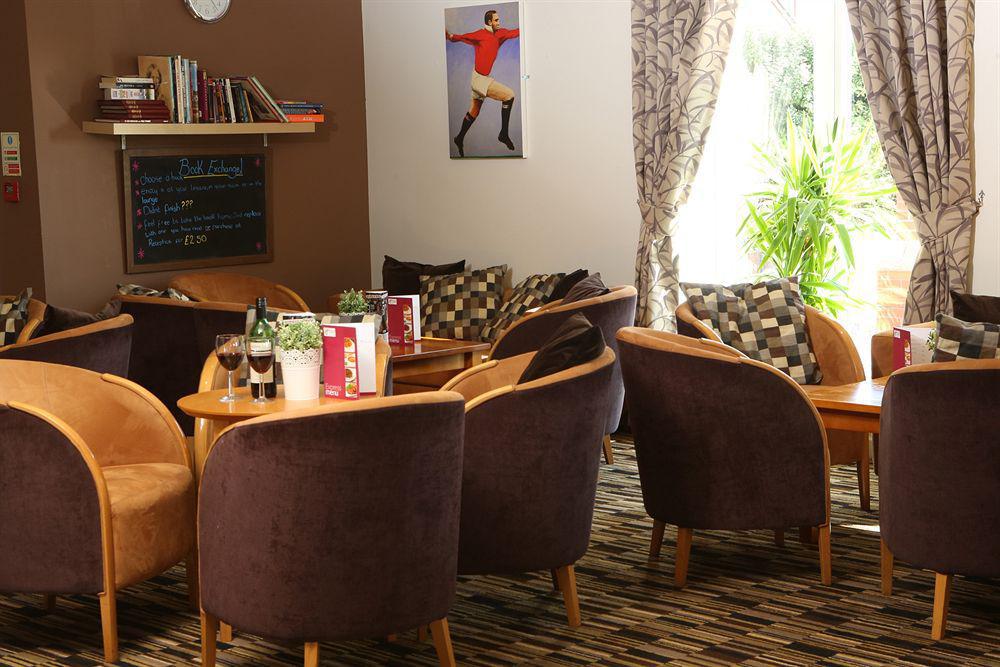Holiday Inn Express Manchester East By Ihg Bagian luar foto