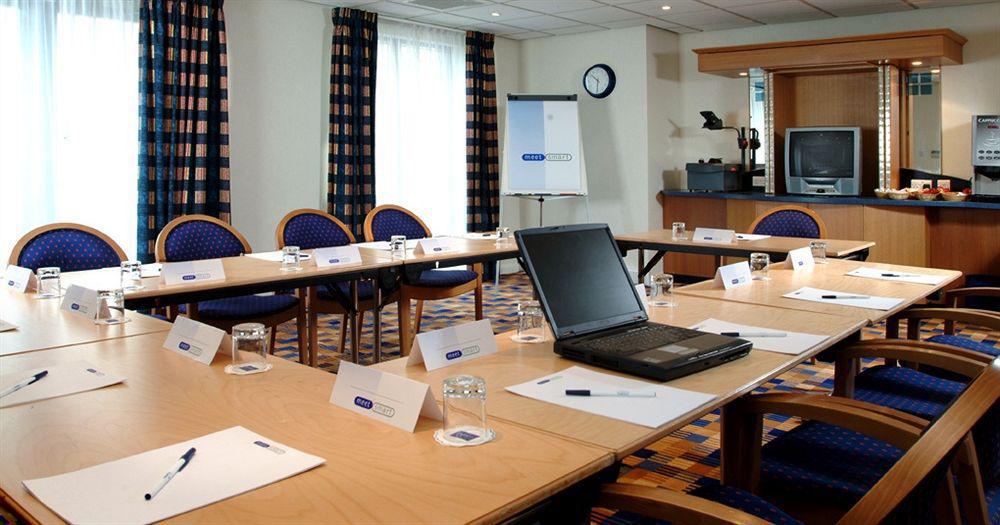 Holiday Inn Express Manchester East By Ihg Bagian luar foto